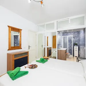 https://jardines-apartment-2.puertodelcarmen-hotels.org
